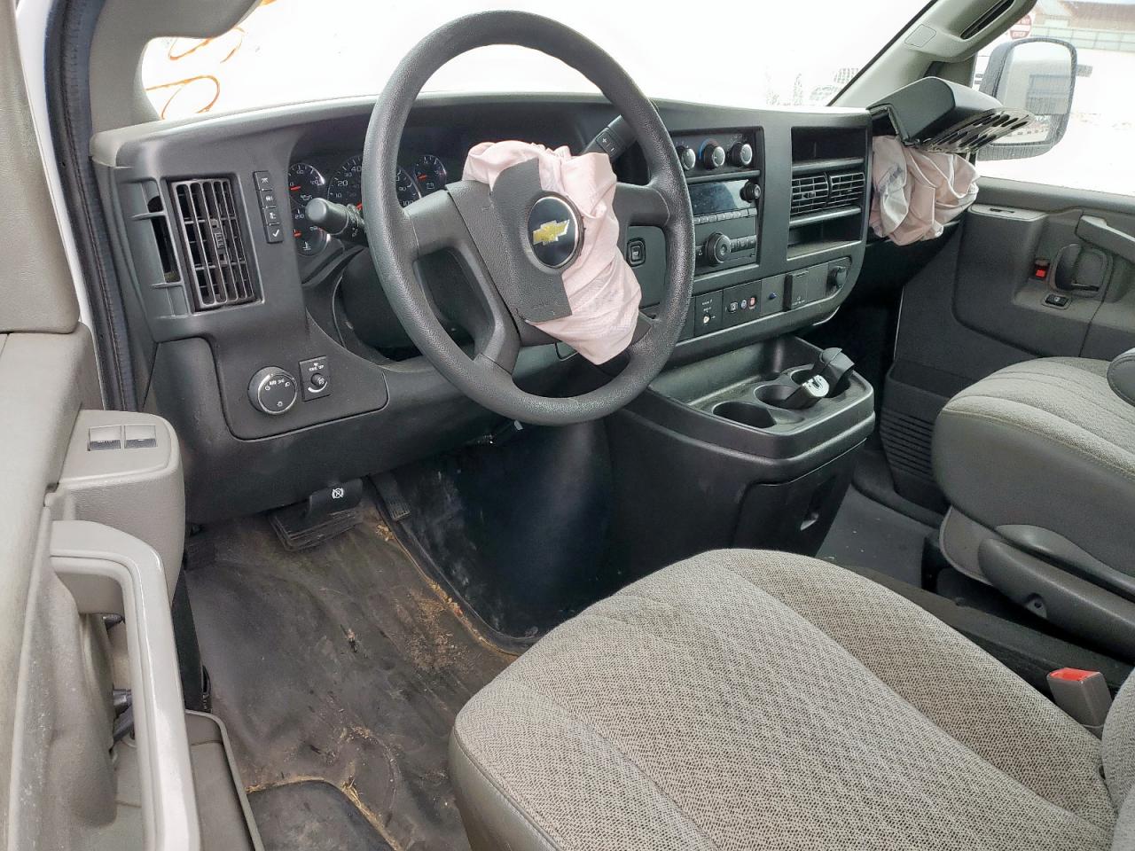 2021 Chevrolet Express G2500 Delivery Van VIN: 1GCWGAF72M1163913 Lot: 92598045