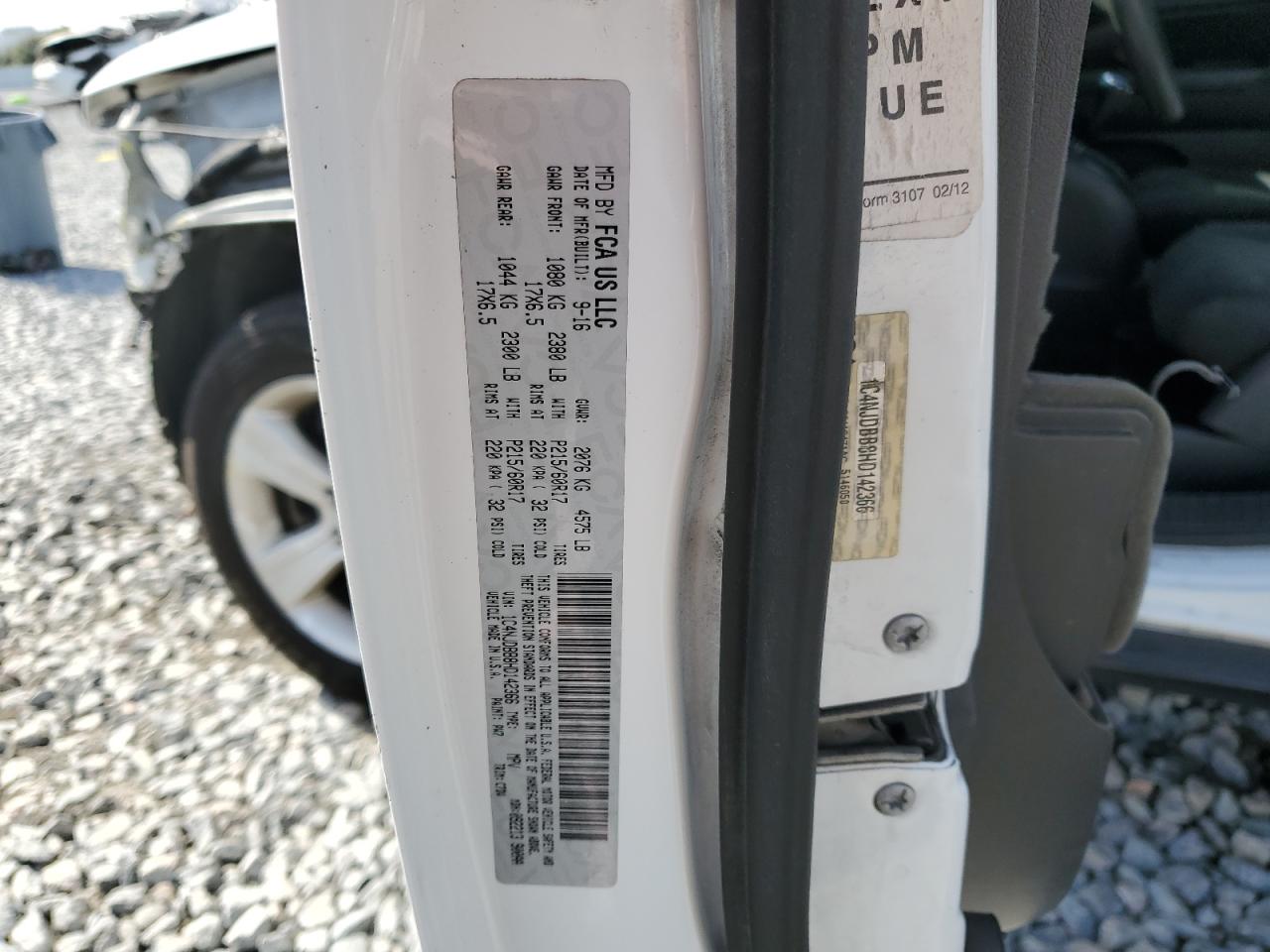 2017 Jeep Compass Sport VIN: 1C4NJDBB8HD142366 Lot: 92272375