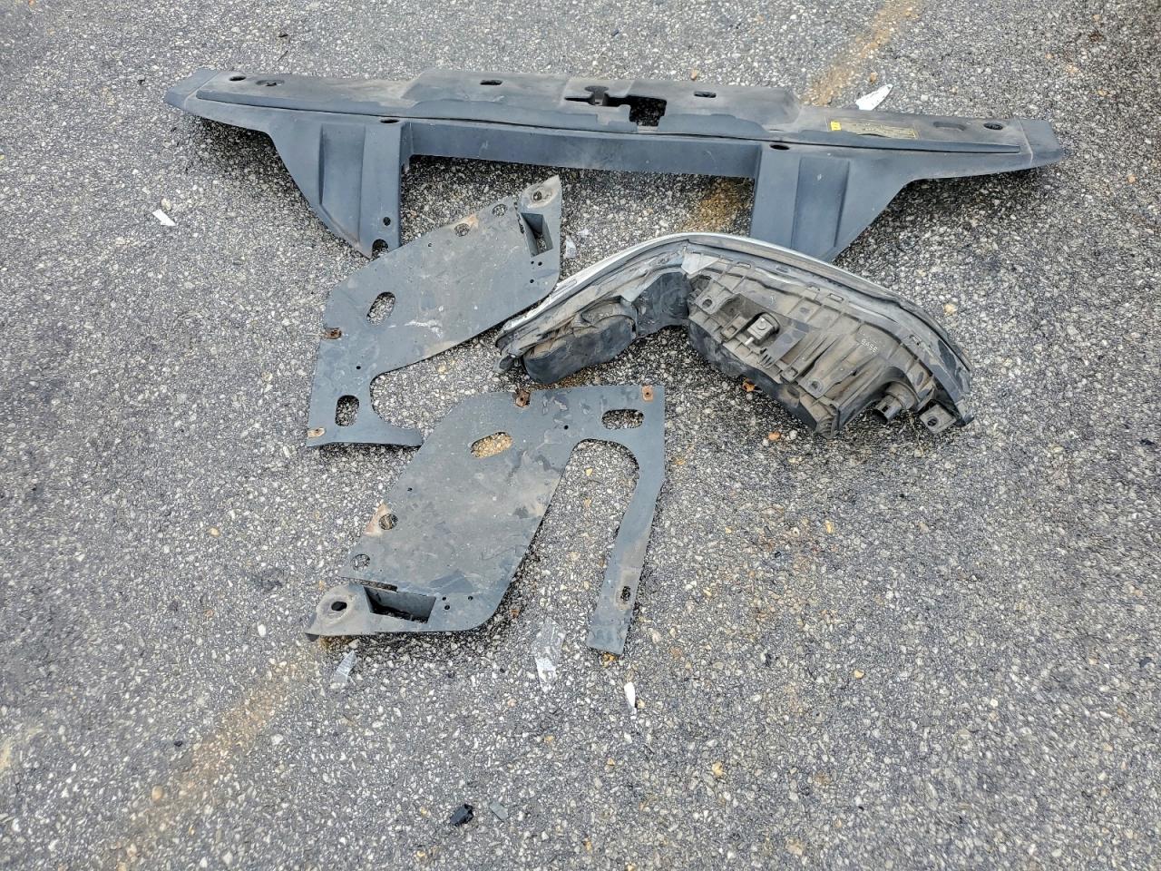 2009 Lincoln Town Car Signature Limited VIN: 2LNHM82V69X617895 Lot: 94491865