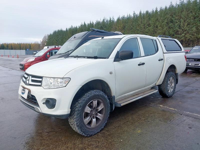 2015 MITSUBISHI L200 DOUBLE CAB DI-D 4LIFE 4WD 134BHP [2010] for sale at Copart WHITBURN