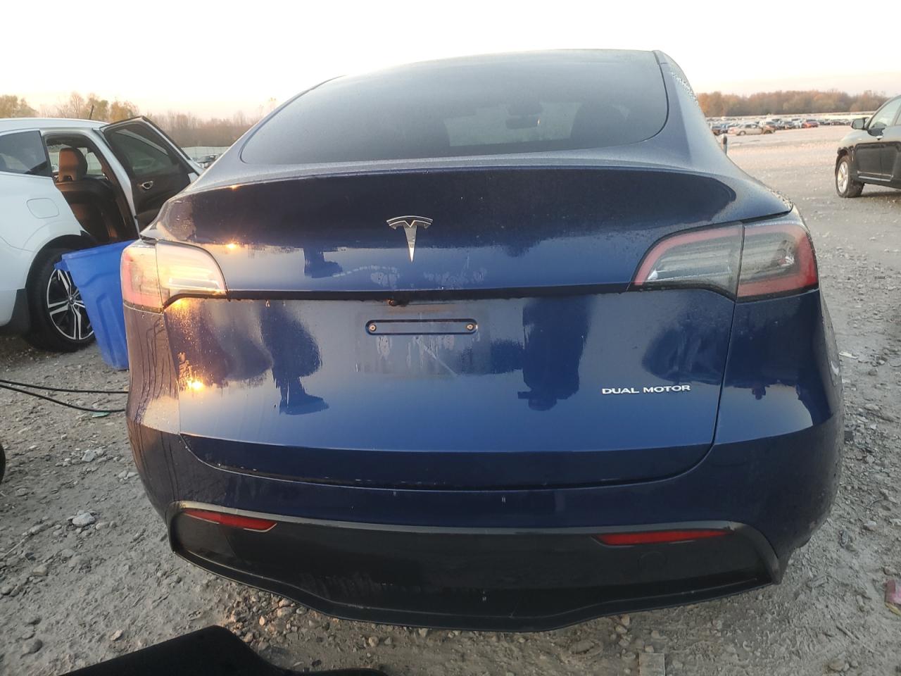 2024 Tesla Model Y VIN: 7SAYGDEE5RA227032 Lot: 91682045