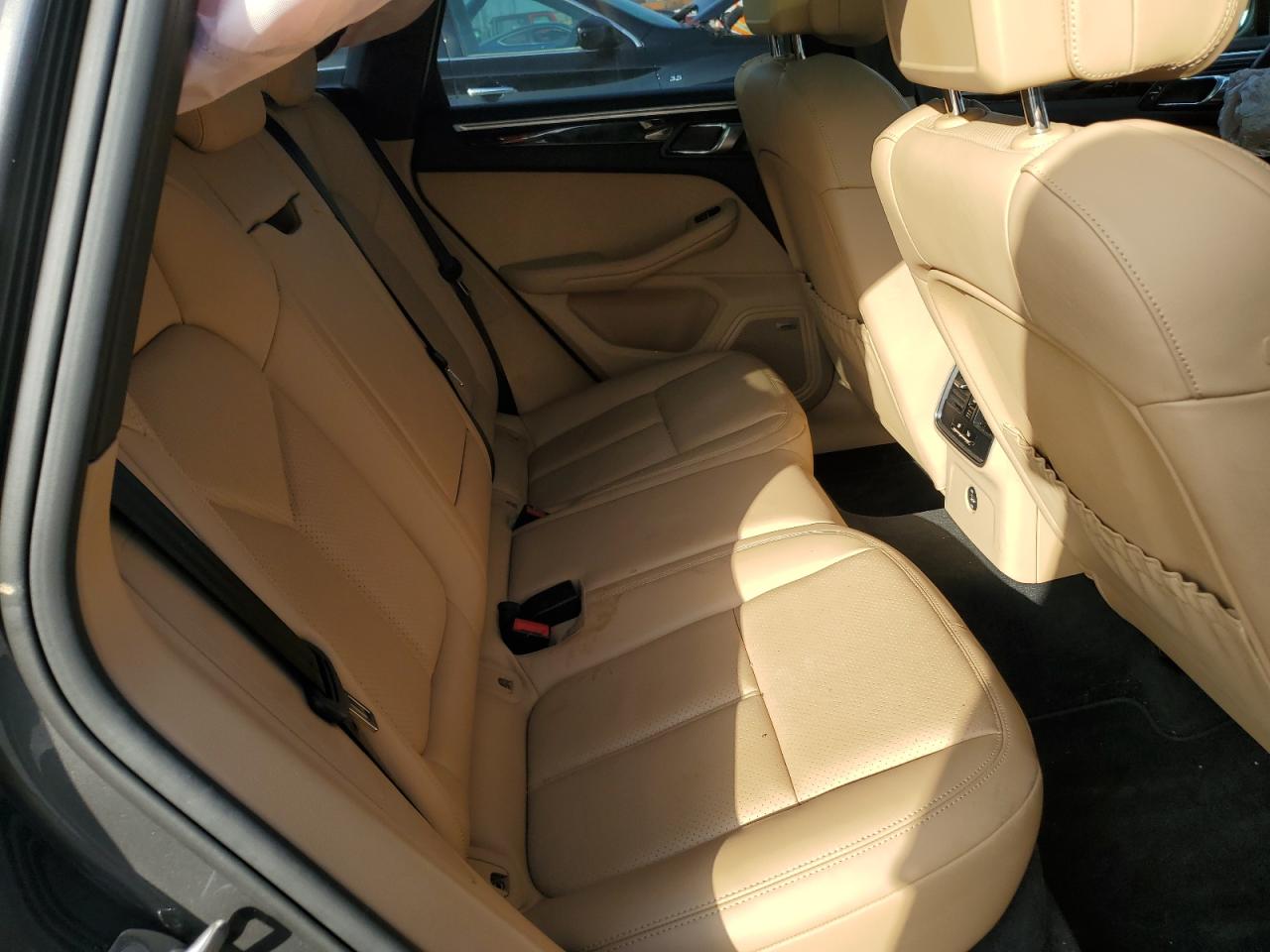 2018 Porsche Macan S VIN: WP1AB2A51JLB37242 Lot: 92628285