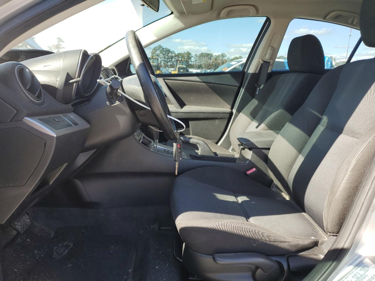 2011 Mazda 3 I VIN: JM1BL1VF4B1428525 Lot: 92221575