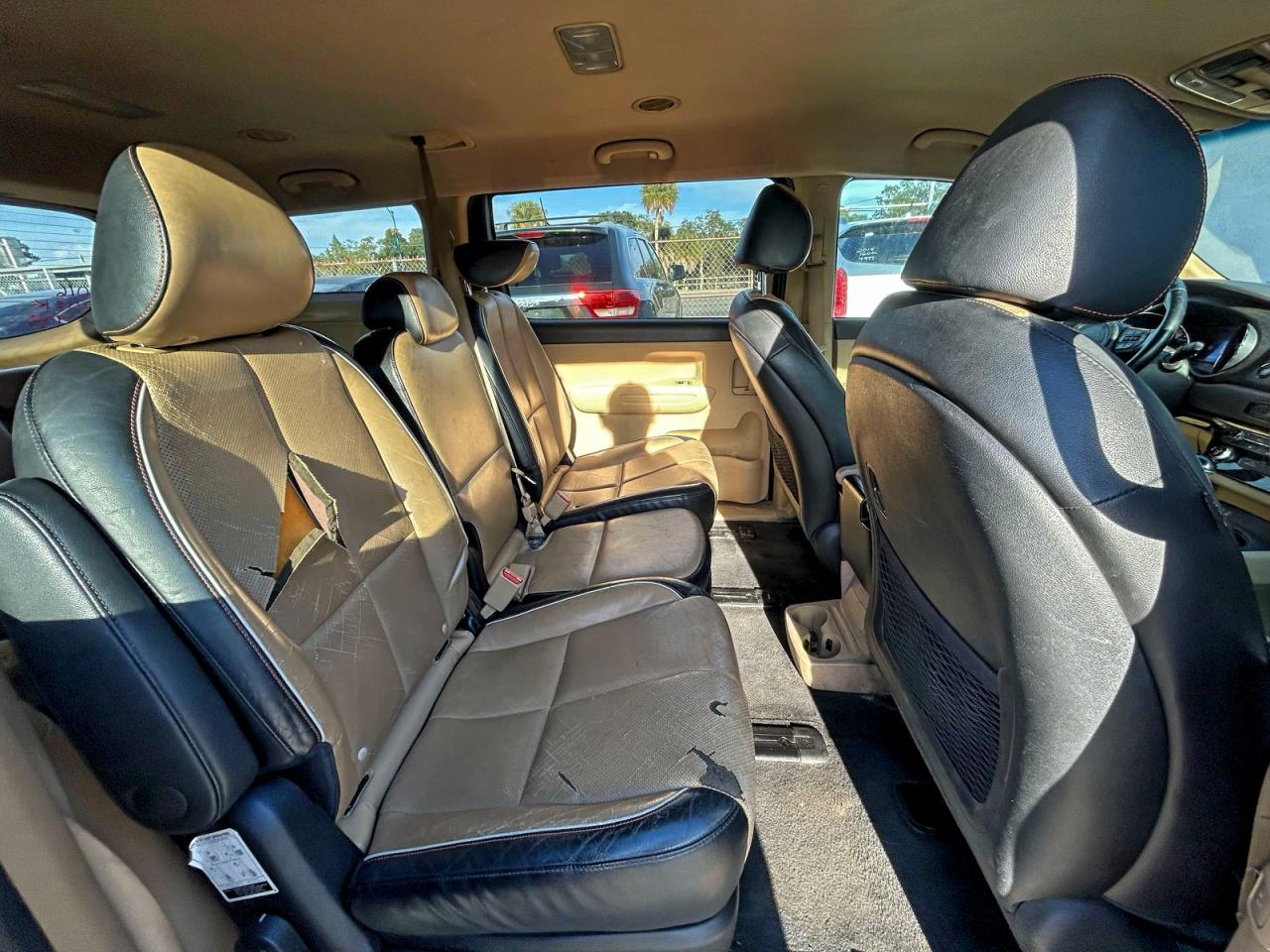 Фото: KNDMB5C17G6210146