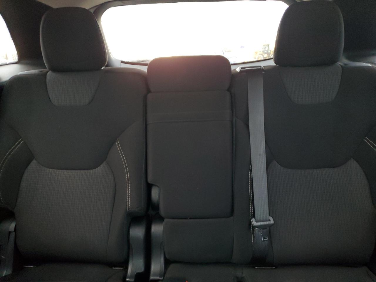 2015 Jeep Cherokee Latitude VIN: 1C4PJMCS9FW751992 Lot: 93010215