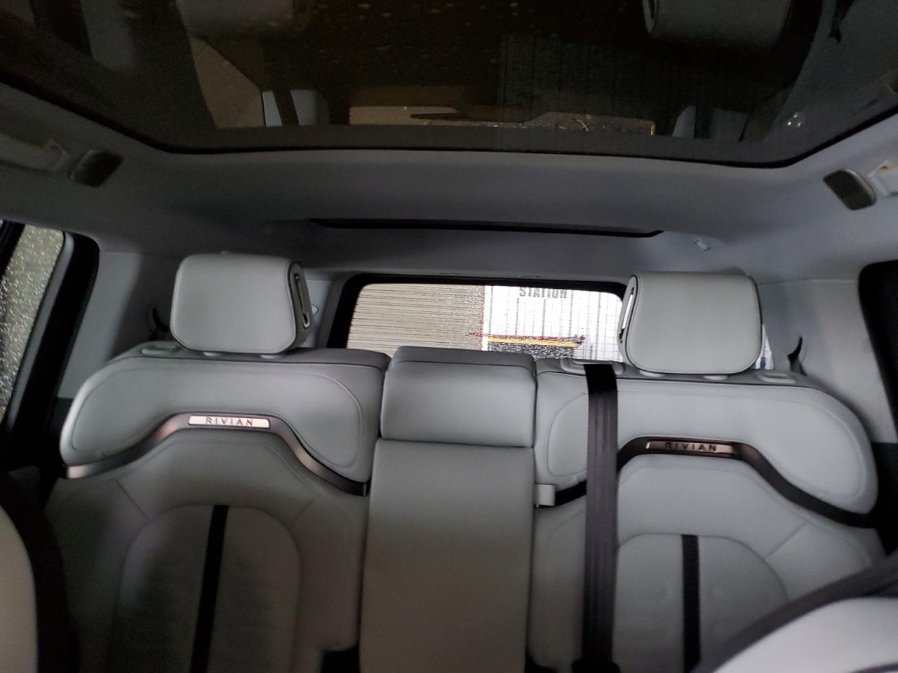 2026 Rivian R1S Adventure VIN: 7PDSGCBA8TN079297 Lot: 92320235