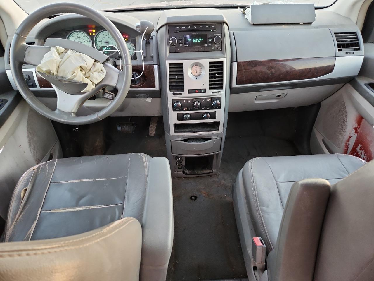 2010 Chrysler Town & Country Touring VIN: 2A4RR5D17AR337425 Lot: 92736105