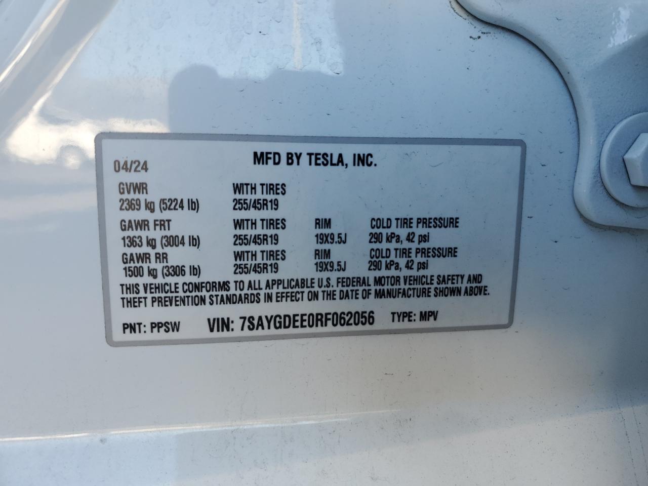 2024 Tesla Model Y VIN: 7SAYGDEE0RF062056 Lot: 90969225