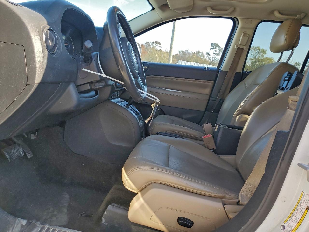 2014 Jeep Compass Latitude VIN: 1C4NJCEA0ED887072 Lot: 94647895