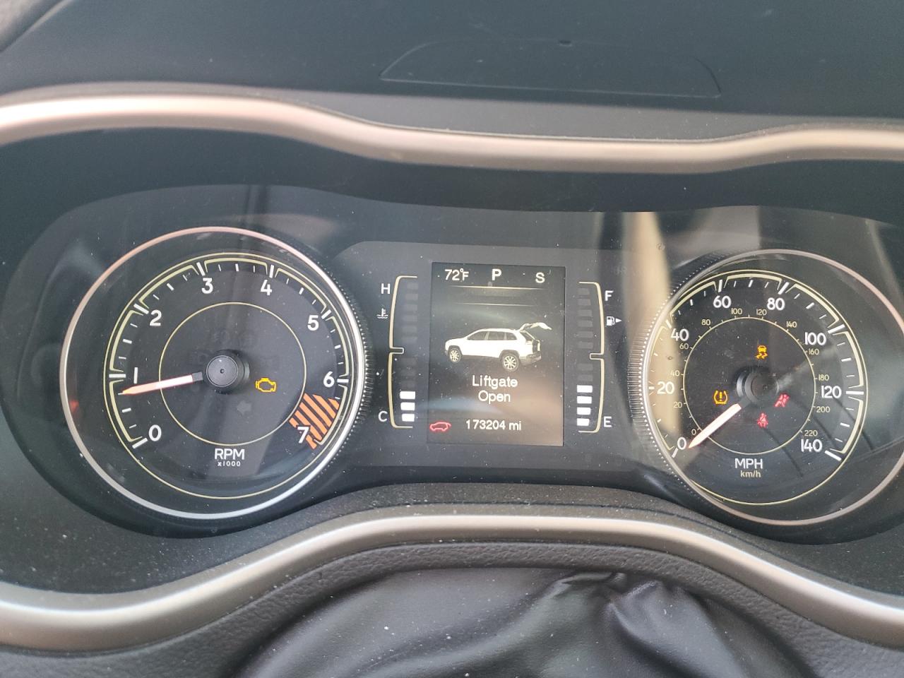 2014 Jeep Cherokee Latitude VIN: 1C4PJLCB5EW264801 Lot: 92350995