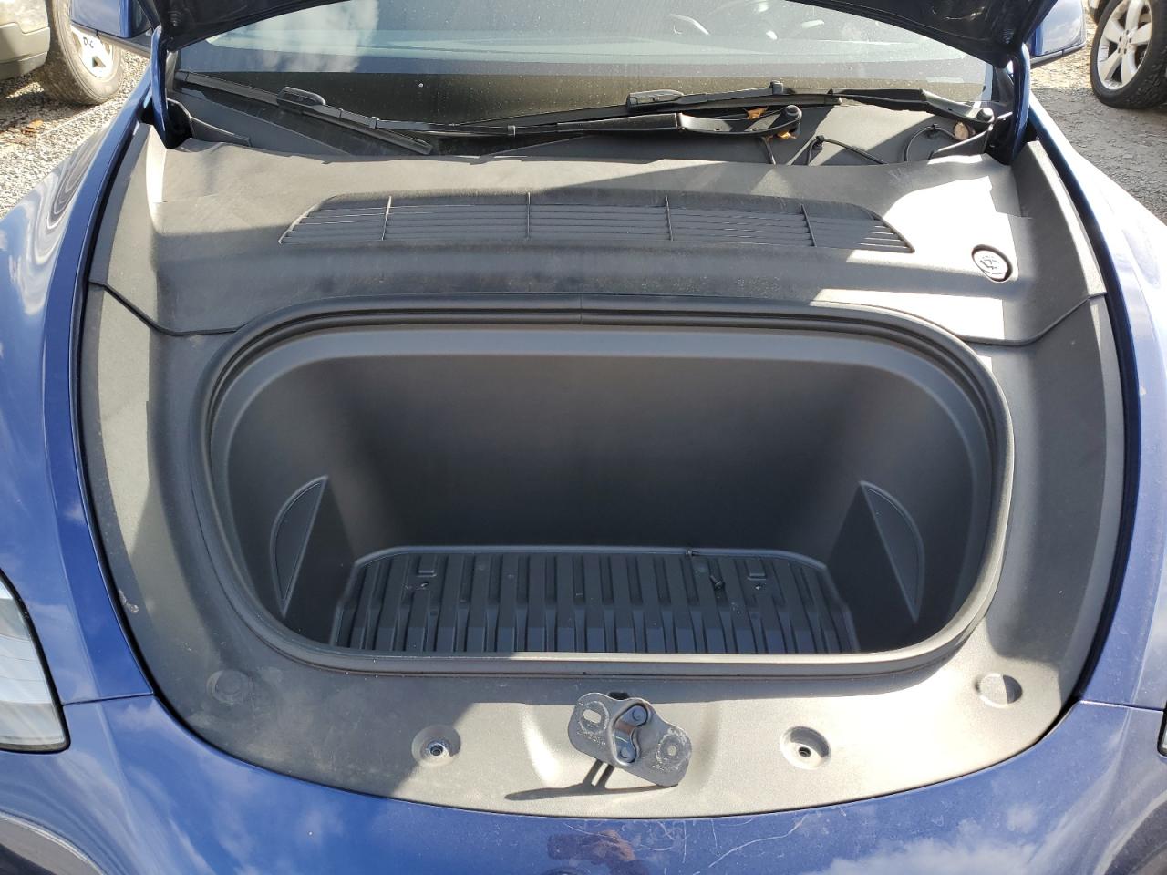 2024 Tesla Model Y VIN: 7SAYGDEDXRF208826 Lot: 92085795