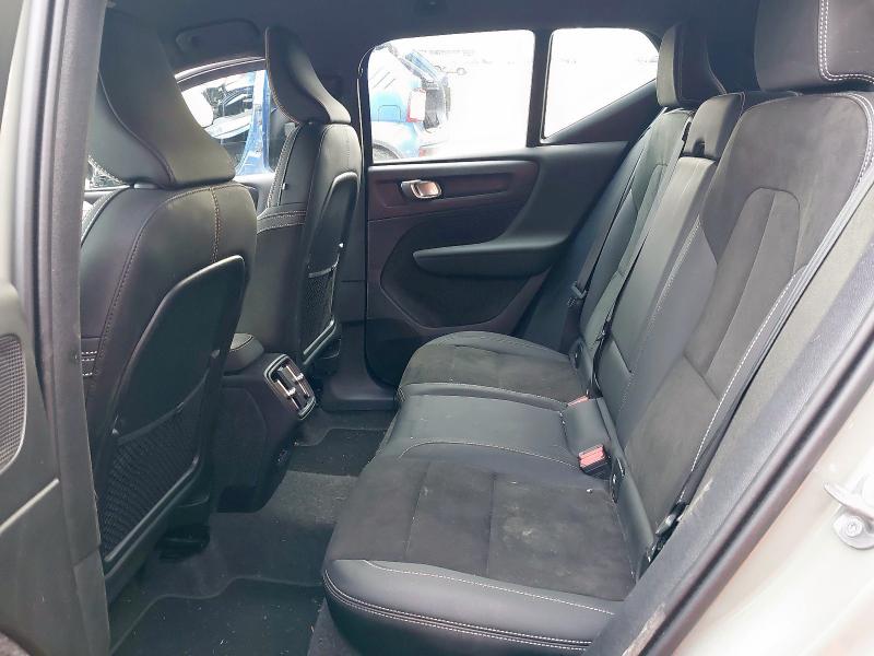 2024 VOLVO XC40 2.0 B4P PLUS DARK 5DR AUTO