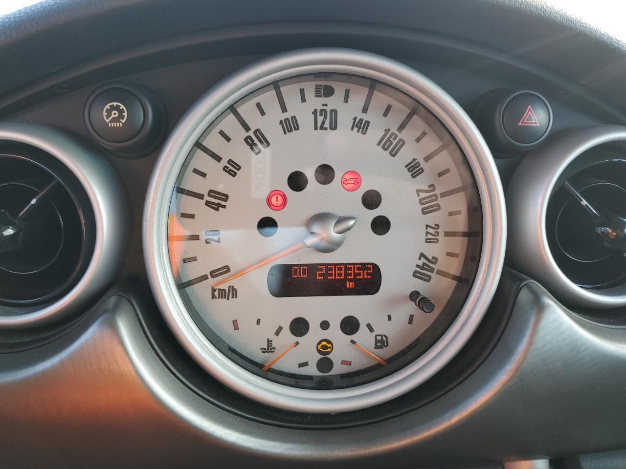 2005 Mini Cooper S VIN: WMWRE33575TL12627 Lot: 91993895