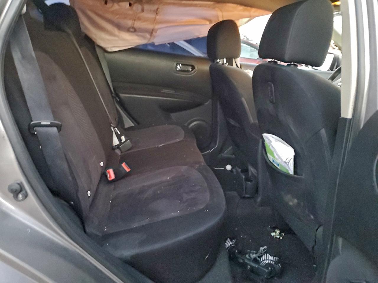 2011 Nissan Rogue S VIN: 565830 Lot: 94002045