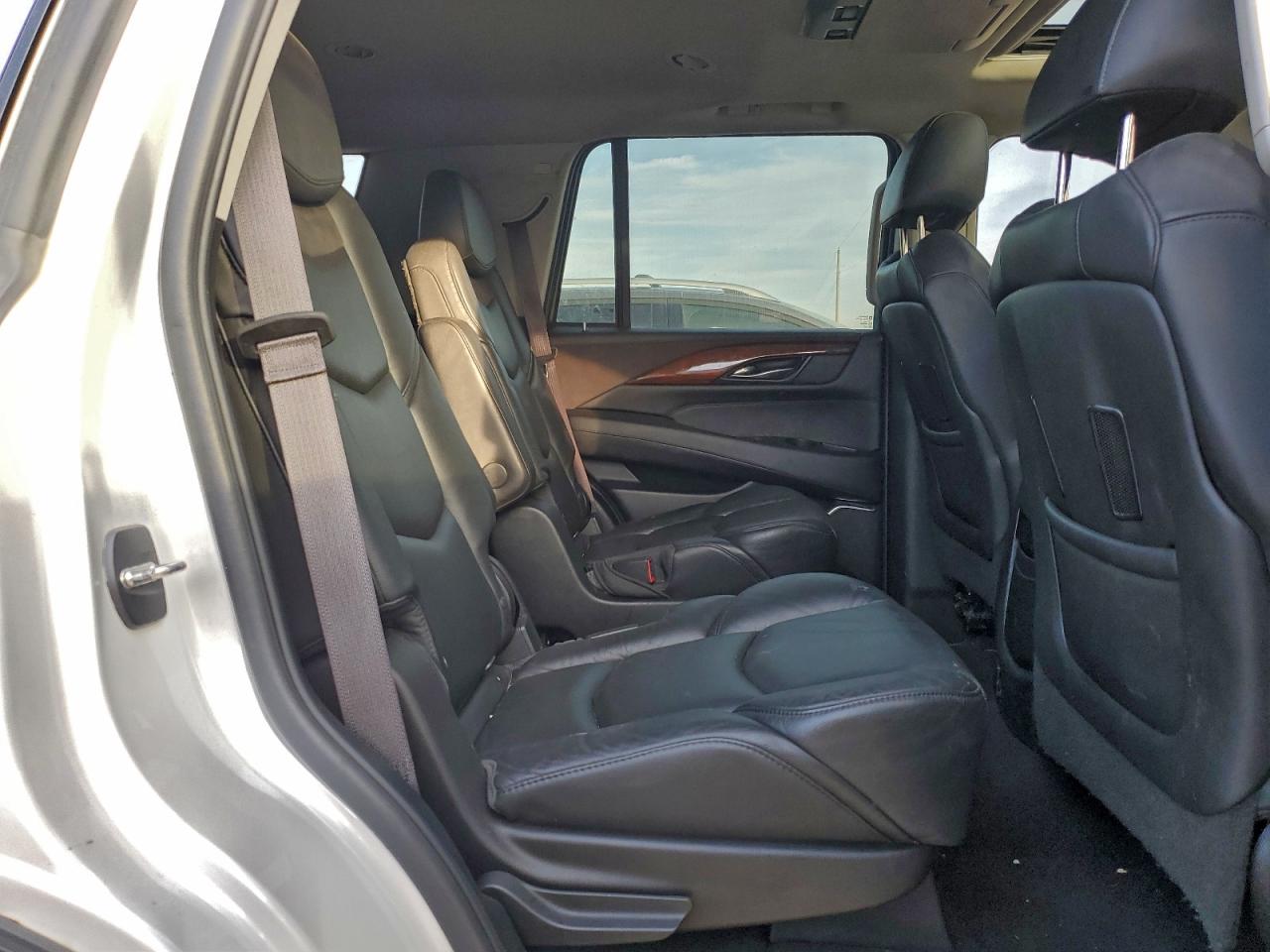 2017 Cadillac Escalade Luxury VIN: 1GYS4BKJ7HR347597 Lot: 93640345