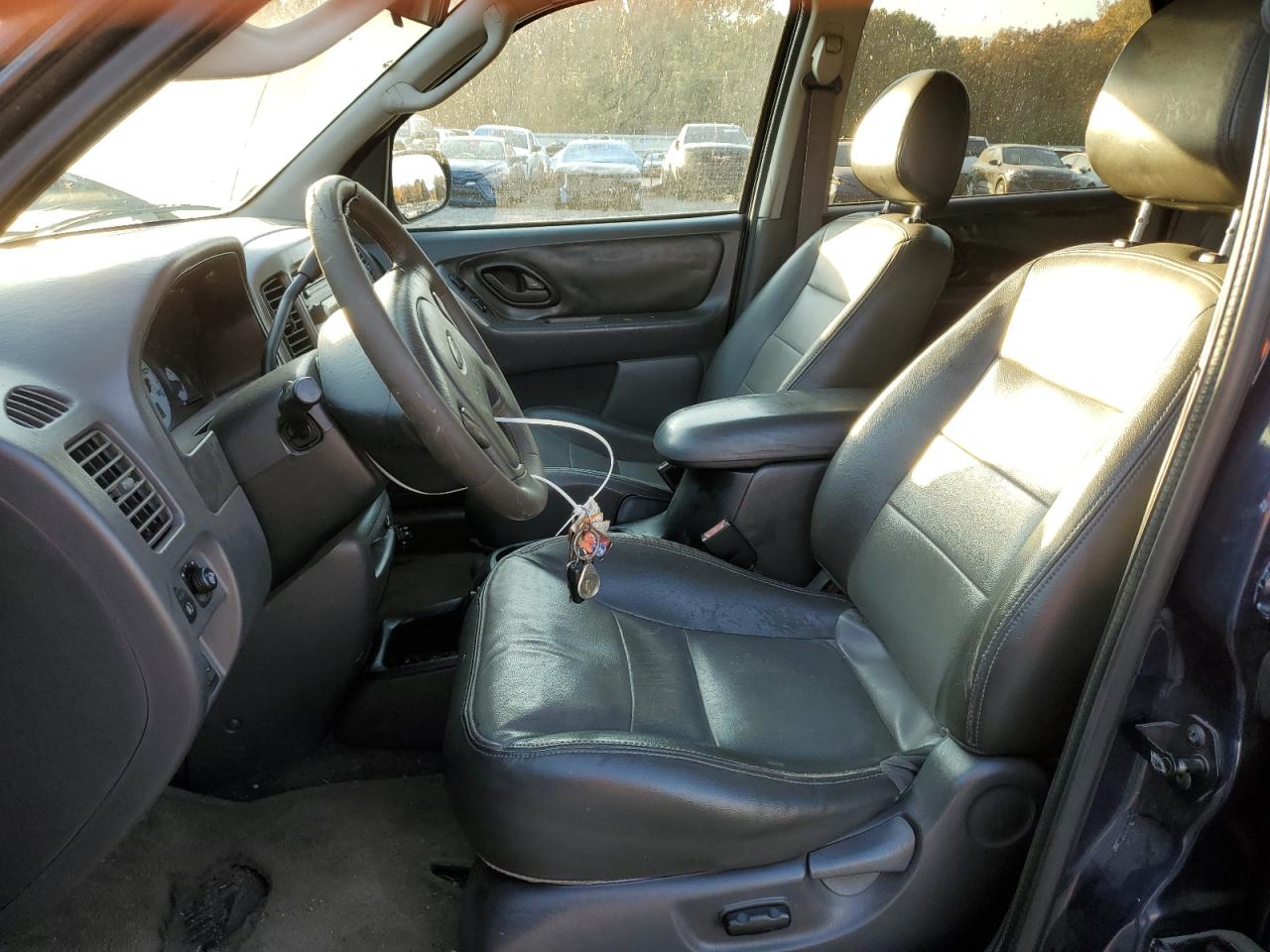 2004 Ford Escape Xlt VIN: 1FMYU03144KA88892 Lot: 92459315