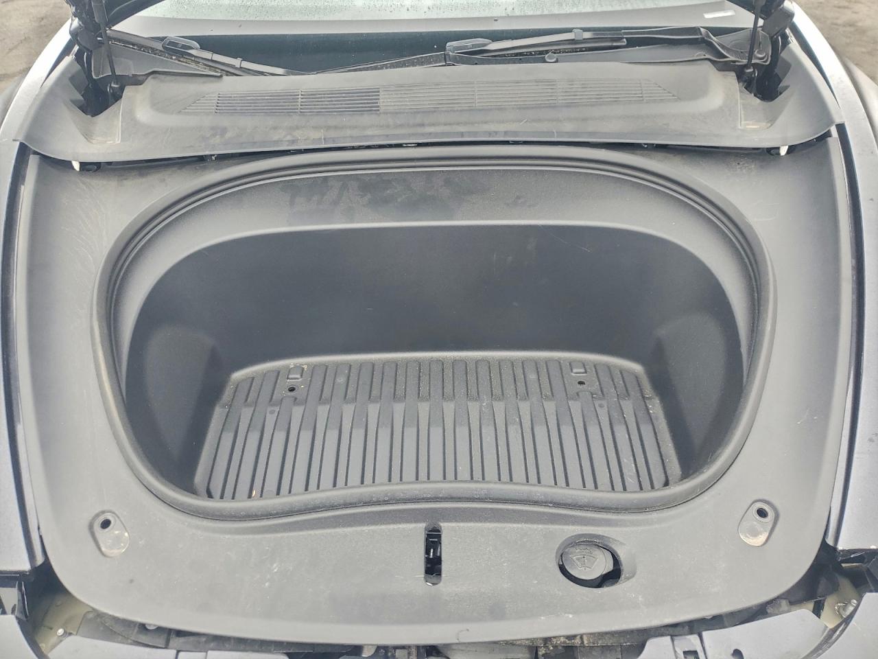 2024 Tesla Model 3 VIN: 5YJ3E1EB8RF832585 Lot: 93904305