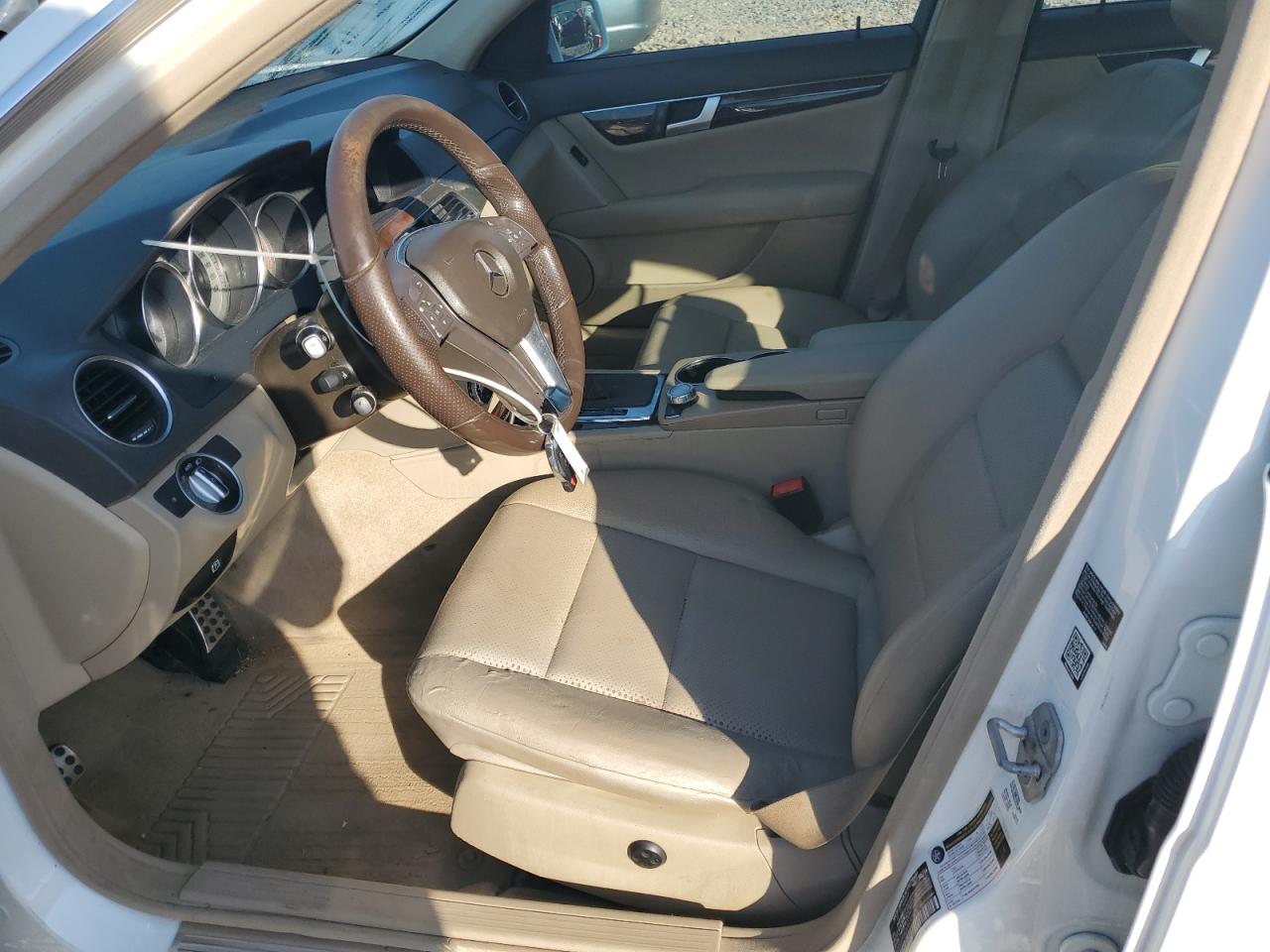 2014 Mercedes-Benz C 350 VIN: WDDGF5HB3EA950506 Lot: 91615375