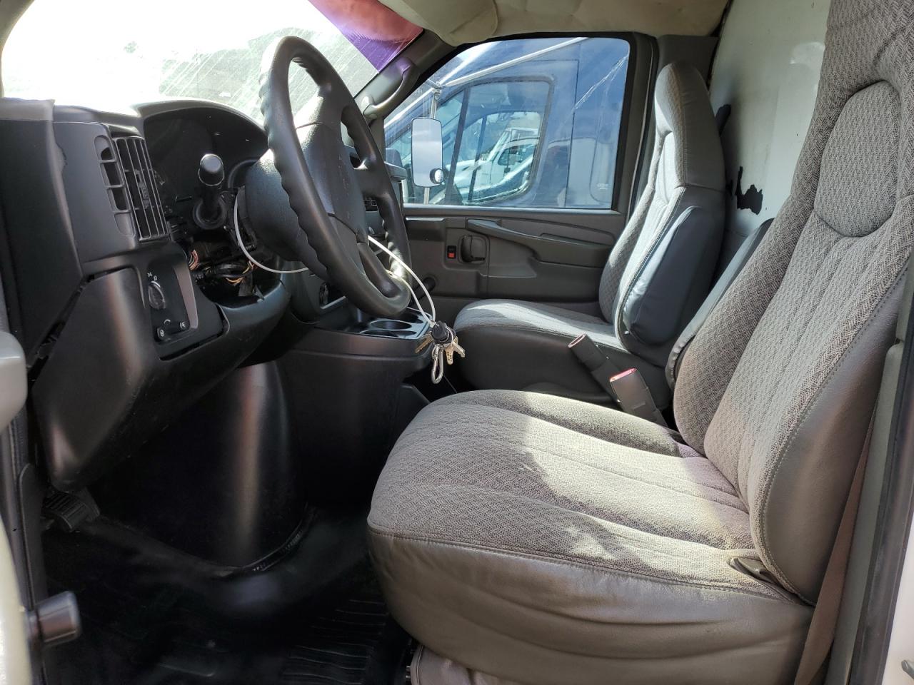 2005 Chevrolet Express G3500 VIN: 1GBJG31U151245883 Lot: 93100685