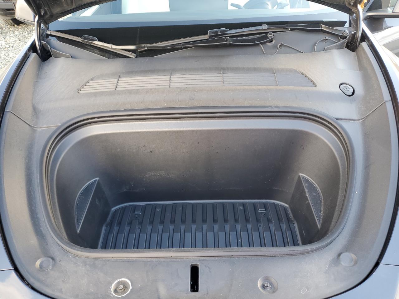 2025 Tesla Model Y VIN: 7SAYGAEE4SF228583 Lot: 93266985