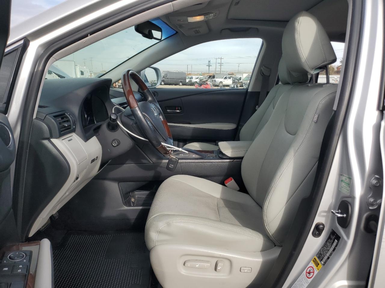 2011 Lexus Rx 450H VIN: JTJBC1BA5B2418327 Lot: 92706445