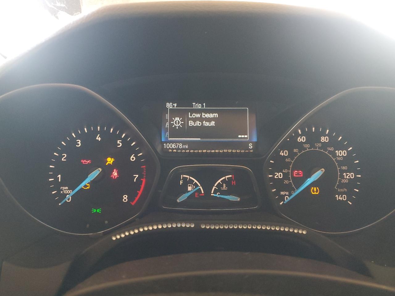 2015 Ford Focus Se VIN: 1FADP3K2XFL285221 Lot: 91163875