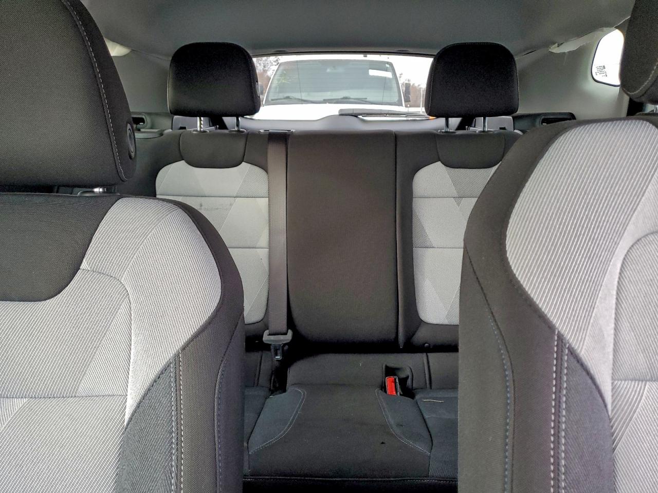 2025 Chevrolet Trax Ls VIN: KL77LFEP2SC235822 Lot: 94116135