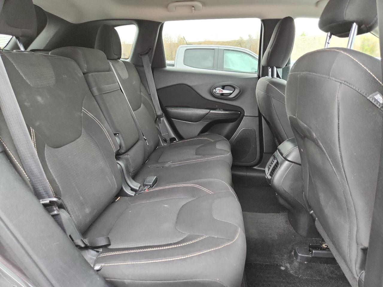 2016 Jeep Cherokee Latitude VIN: 1C4PJMCB4GW122691 Lot: 91219085