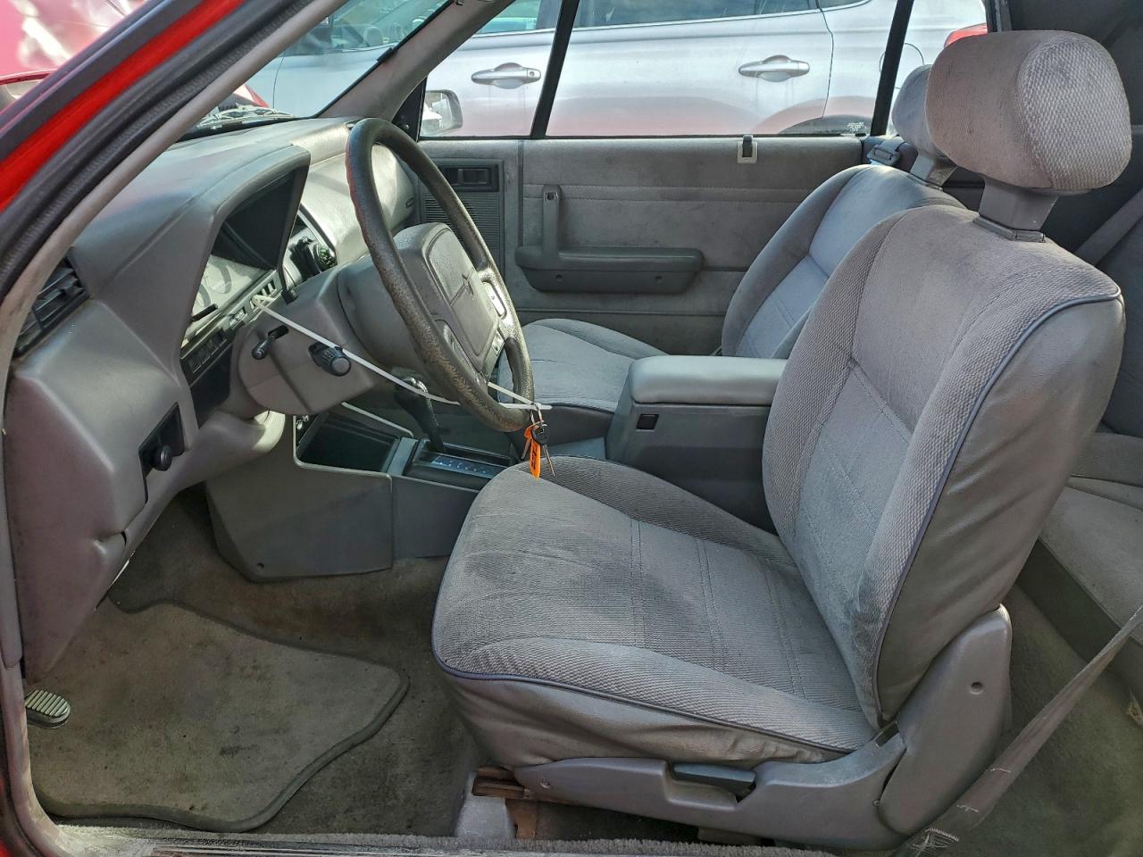 1991 Dodge Shadow VIN: 3B3XP45K0MT560946 Lot: 93673225