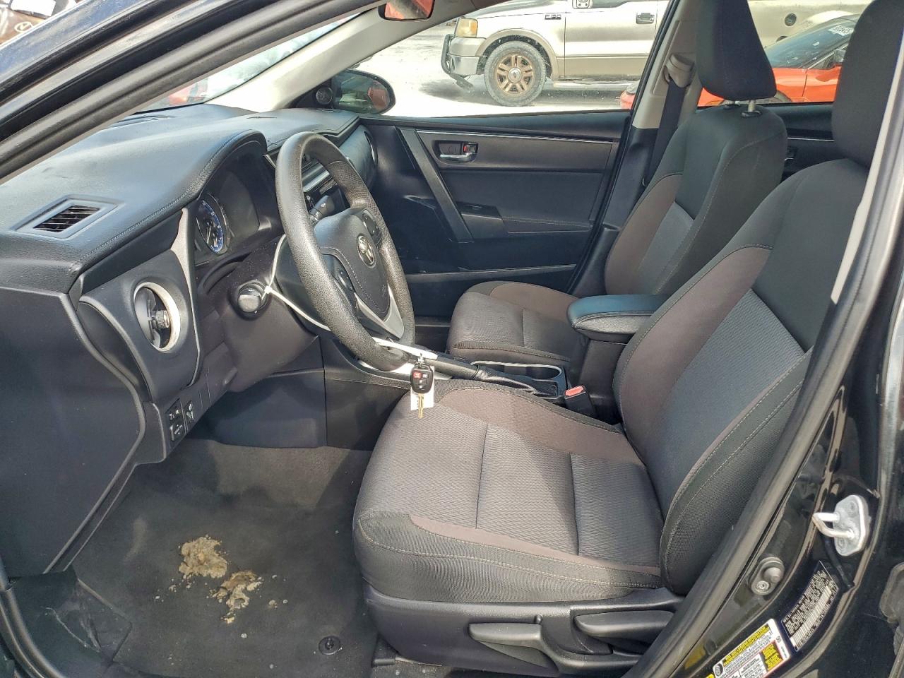 2019 Toyota Corolla L VIN: 2T1BURHE8KC238267 Lot: 93717905