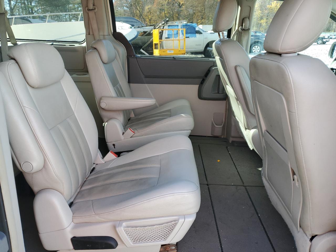 2008 Chrysler Town & Country Touring VIN: 2A8HR54P18R815783 Lot: 91580755