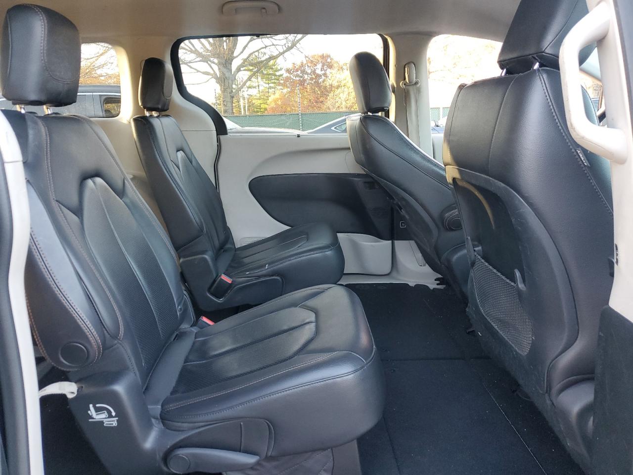 2018 Chrysler Pacifica Touring L VIN: 2C4RC1BG5JR322770 Lot: 91215705