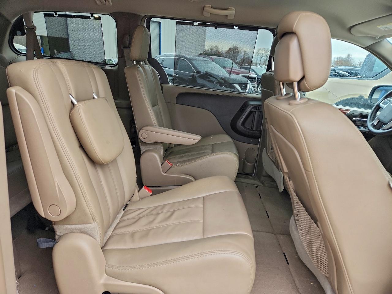 2015 Chrysler Town & Country Touring VIN: 2C4RC1BG4FR572248 Lot: 93824215