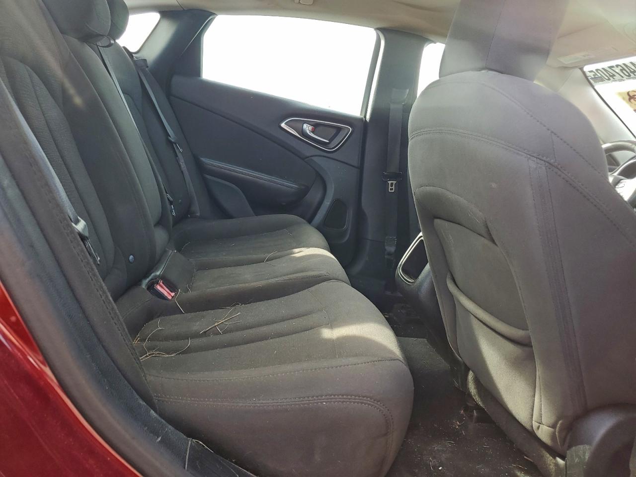 2015 Chrysler 200 Limited VIN: 1C3CCCAB3FN589910 Lot: 94467405