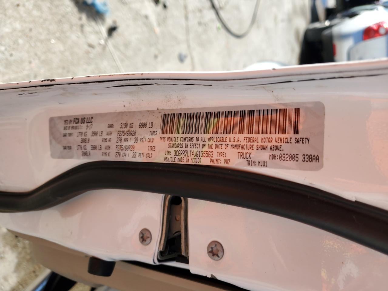 2018 Ram 1500 Slt VIN: 3C6RR7LT4JG135563 Lot: 91553275