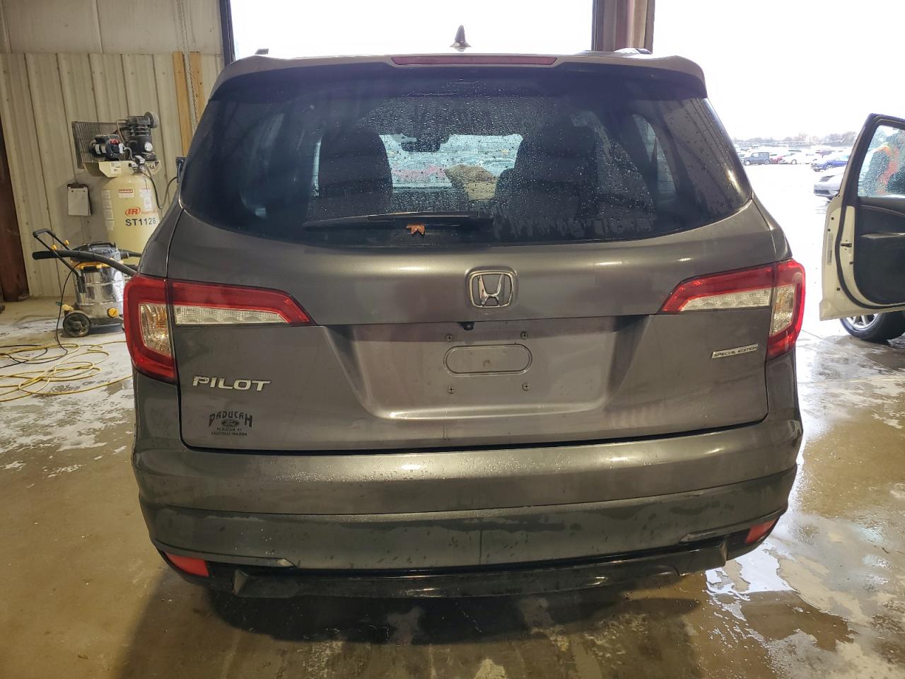 2021 Honda Pilot Se VIN: 5FNYF5H26MB010625 Lot: 93884095