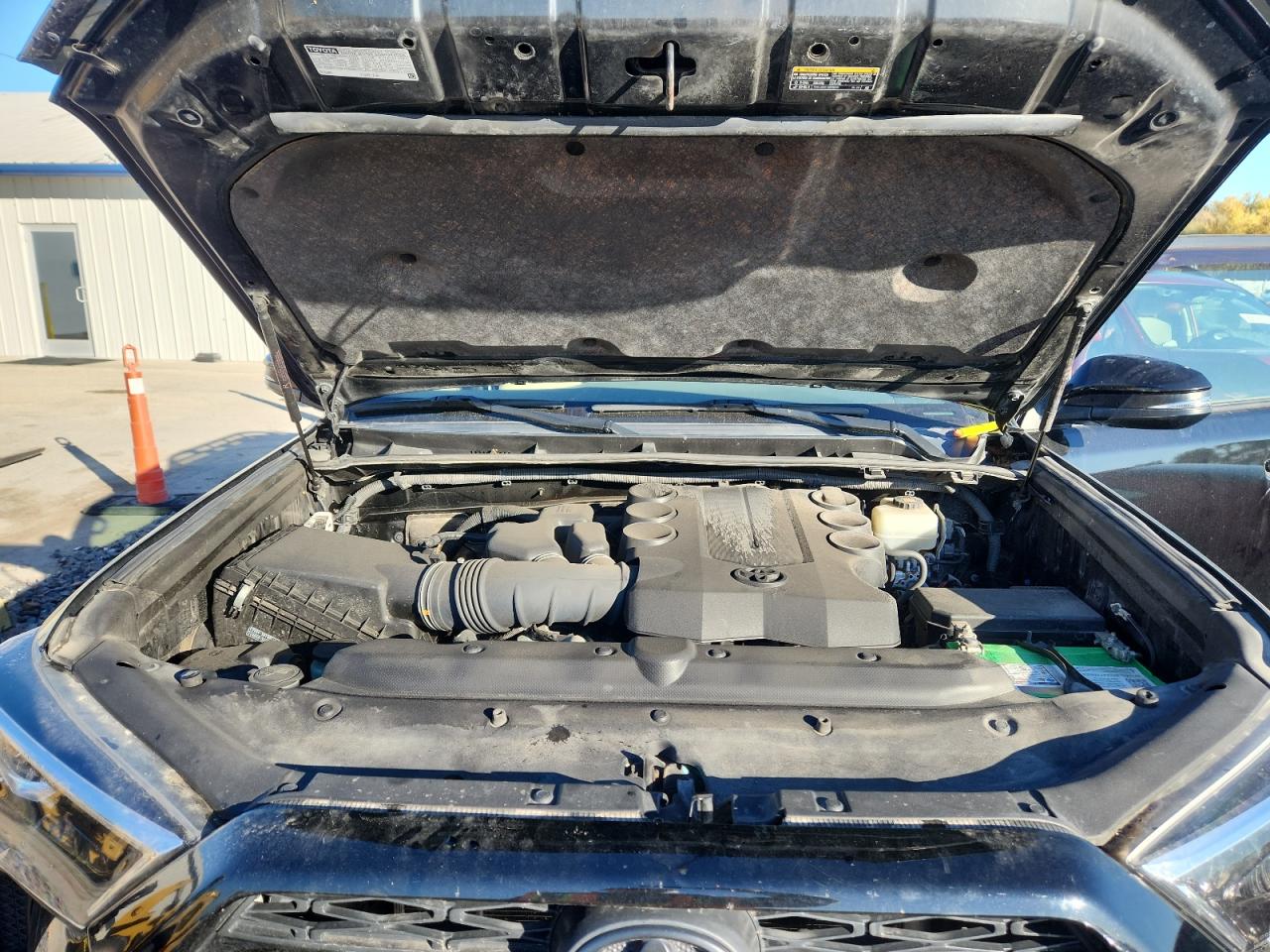 2019 Toyota 4Runner Sr5/Sr5 Premium VIN: JTEBU5JR6K5618738 Lot: 90709275