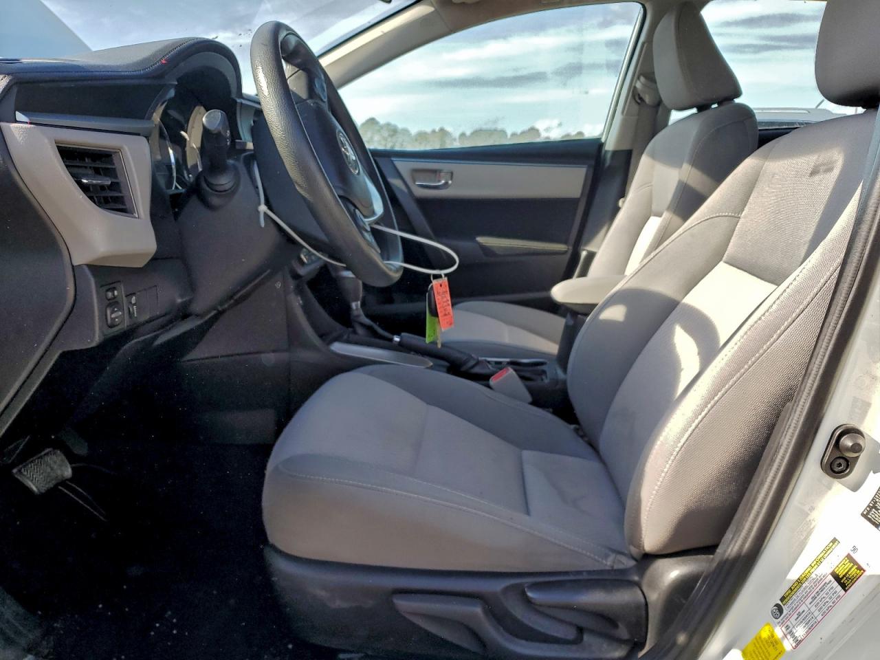 2014 Toyota Corolla L VIN: 5YFBURHEXEP065761 Lot: 94253775