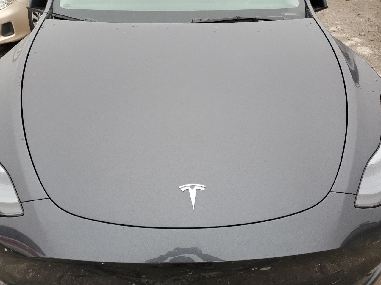 2024 Tesla Model Y VIN: 7SAYGDEEXRF196136 Lot: 92309945