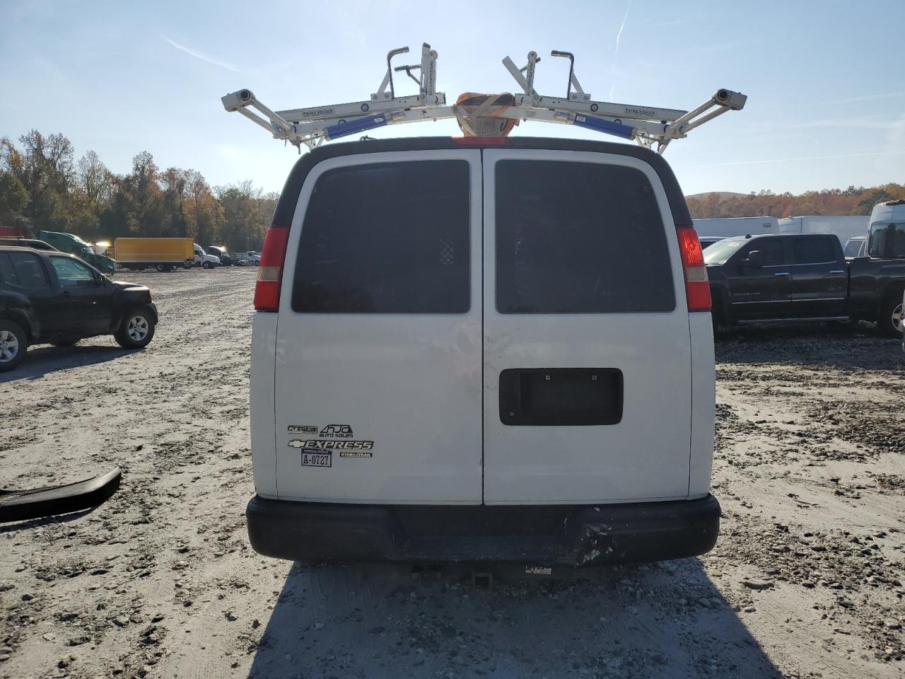 2011 Chevrolet Express G2500 Utility / Service Van VIN: 1GCWGFCA0B1188206 Lot: 92180405