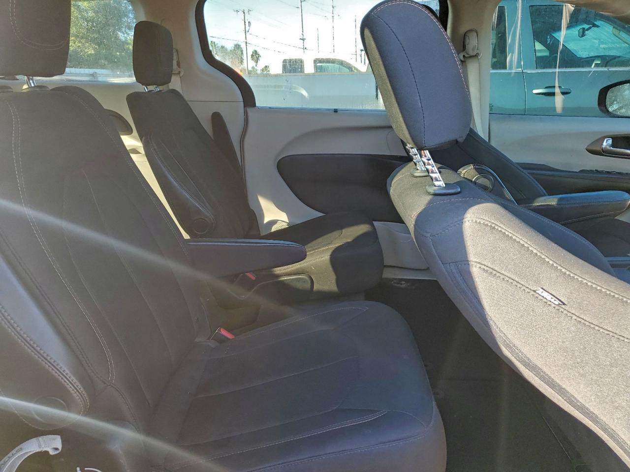 2020 Chrysler Pacifica Touring VIN: 2C4RC1FG5LR118502 Lot: 93921875