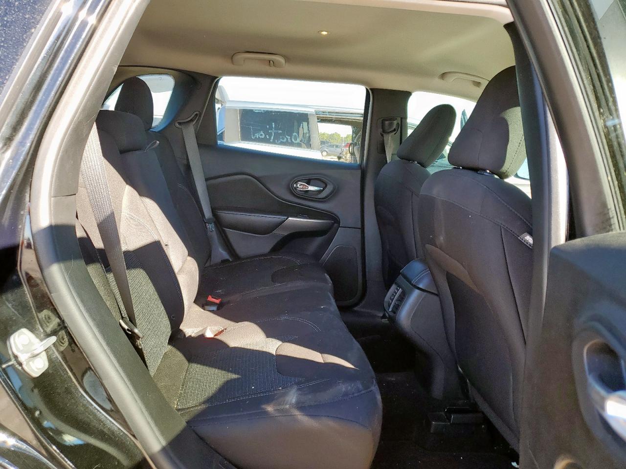 2019 Jeep Cherokee Latitude VIN: 1C4PJLCB8KD466376 Lot: 90303165