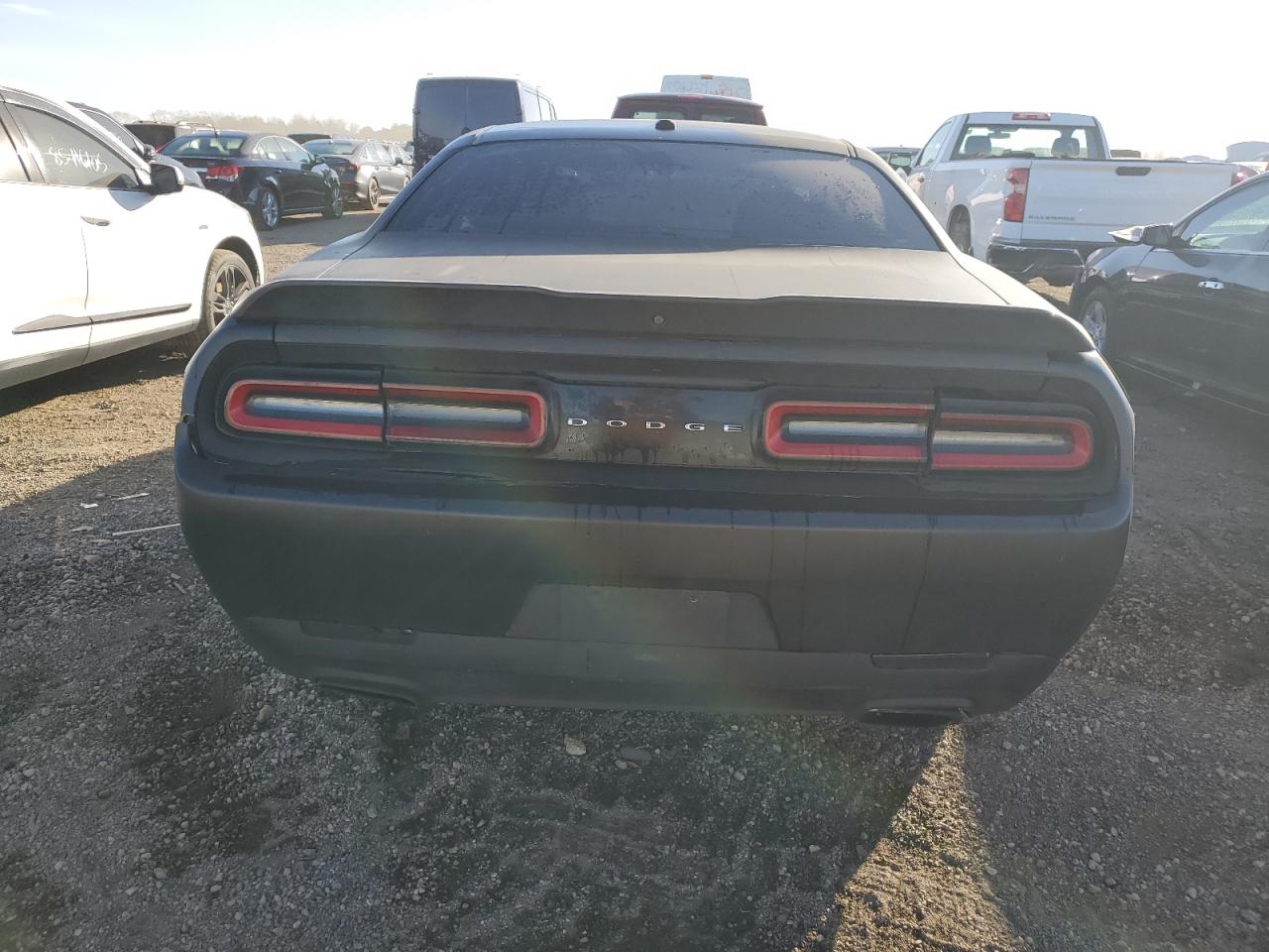 2018 Dodge Challenger Sxt VIN: 2C3CDZAG2JH236054 Lot: 91011145