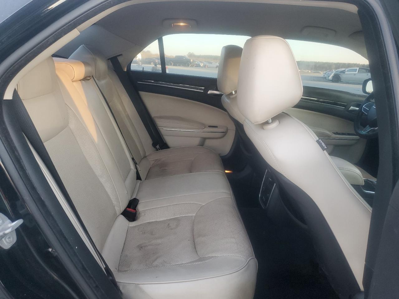 2018 Chrysler 300 Limited VIN: 2C3CCAEG7JH129855 Lot: 90987515