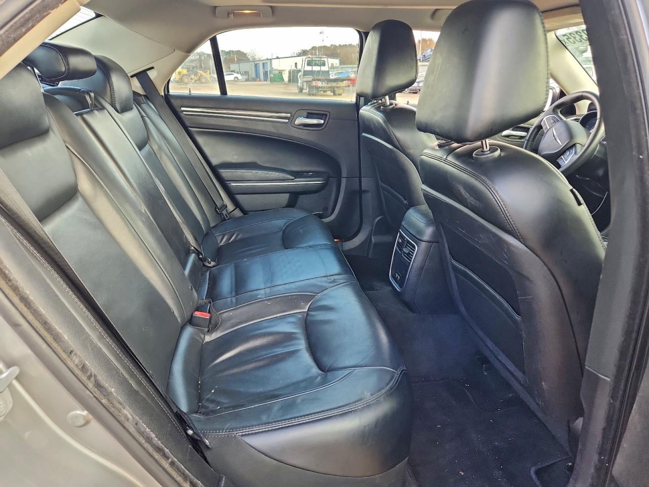 2016 Chrysler 300 Limited VIN: 2C3CCAAG1GH223728 Lot: 93619335