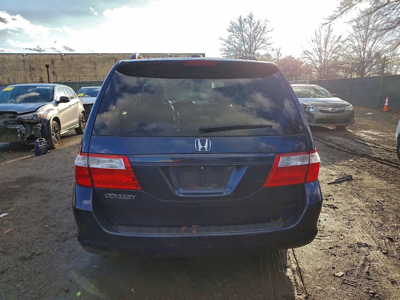 2007 Honda Odyssey Exl VIN: 5FNRL38757B042709 Lot: 93697425