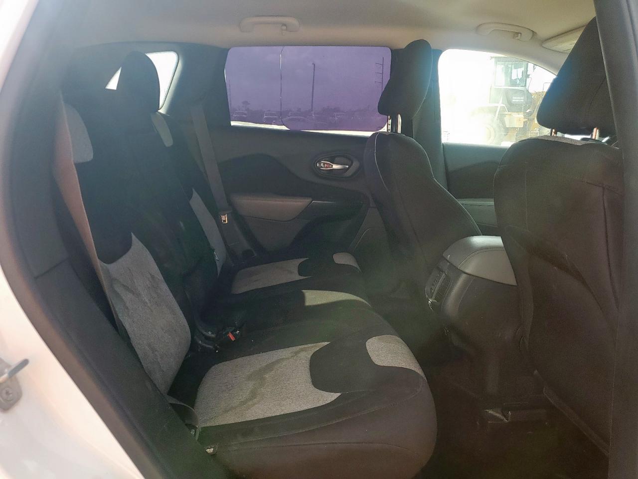 2014 Jeep Cherokee Latitude VIN: 1C4PJMCS5EW247891 Lot: 92825905