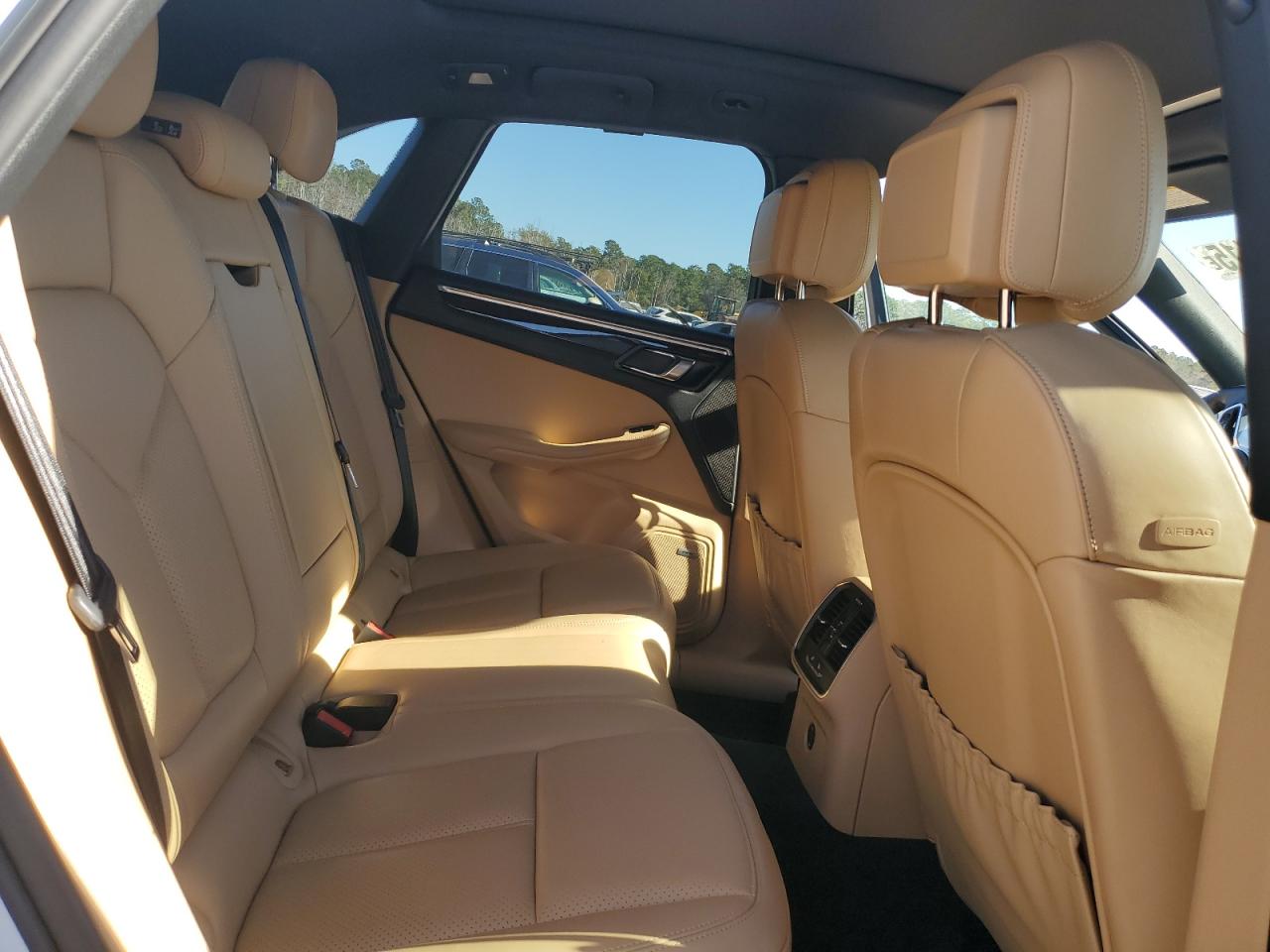 2018 Porsche Macan VIN: WP1AA2A52JLB16564 Lot: 92624115