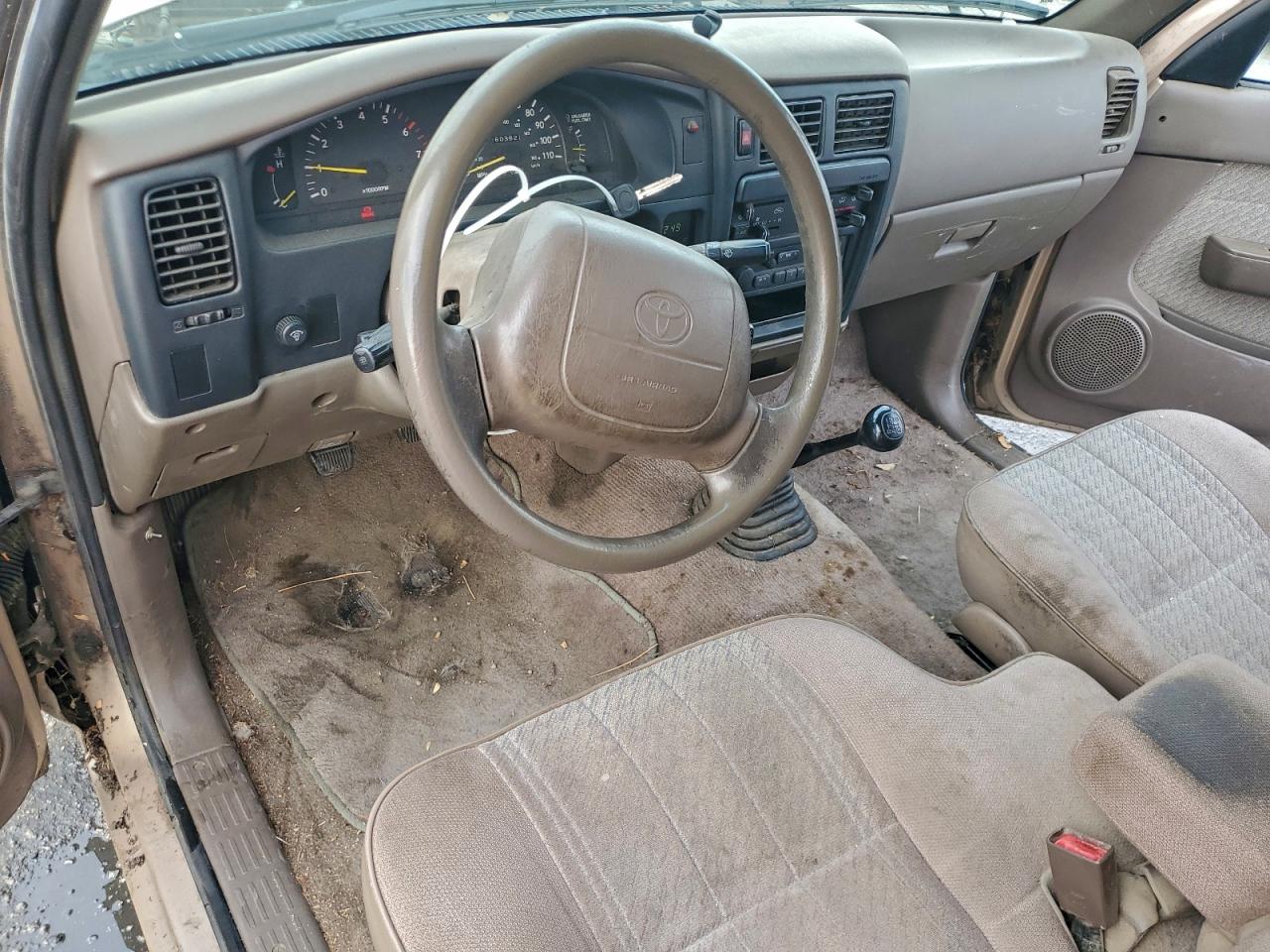 1995 Toyota Tacoma Xtracab VIN: 4TAUN53B2SZ017938 Lot: 94100295