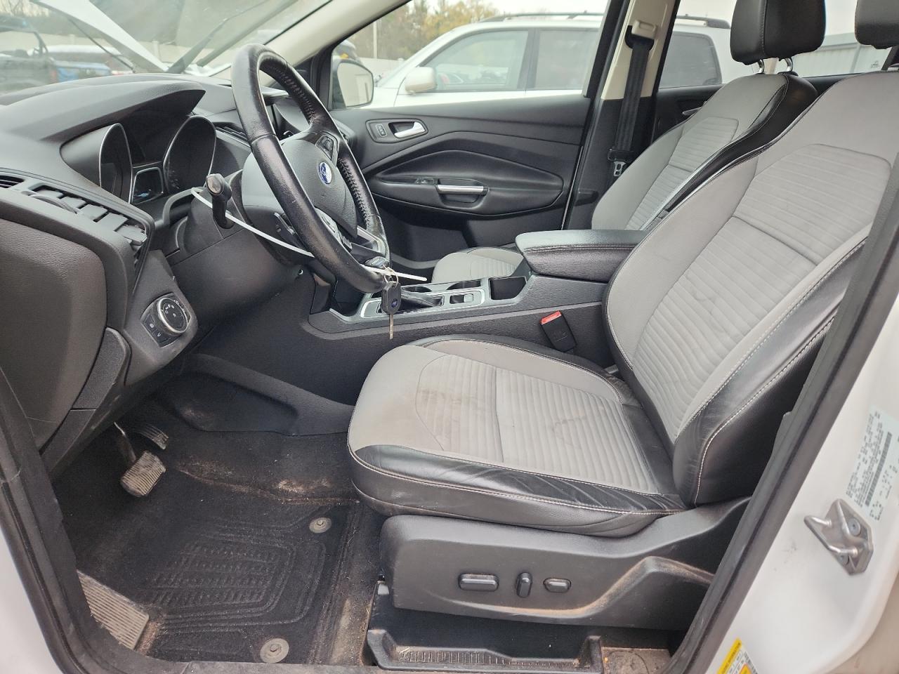 2017 Ford Escape Se VIN: 1FMCU9GD0HUB53055 Lot: 91229795